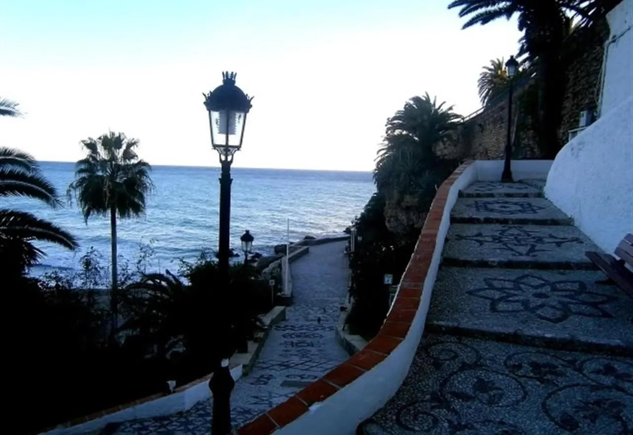 Valparaiso - Burriana Beach Nerja